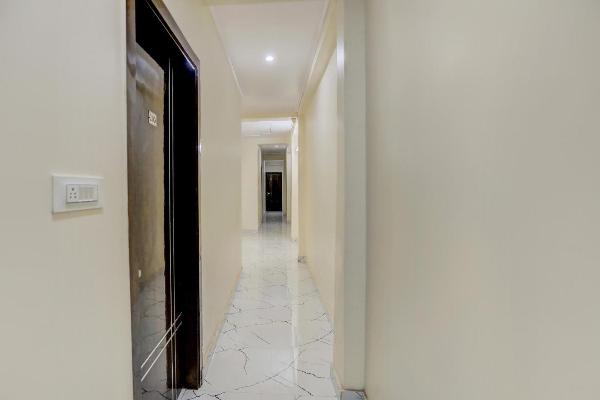 Hotel O Diamond Inn New Delhi Exterior photo