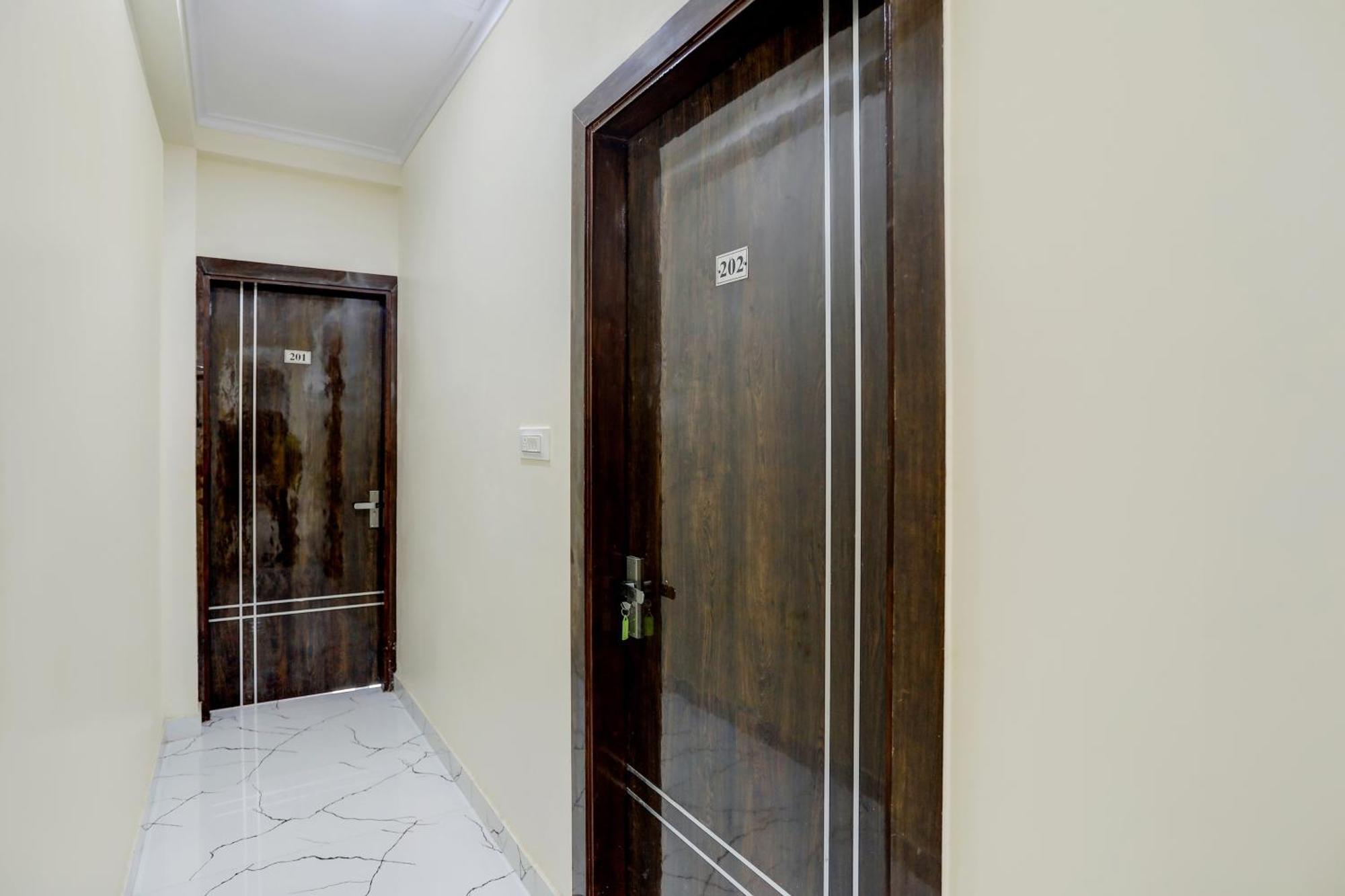 Hotel O Diamond Inn New Delhi Exterior photo